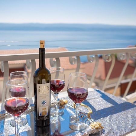 Fba Family Beach Apartments Omis Bagian luar foto