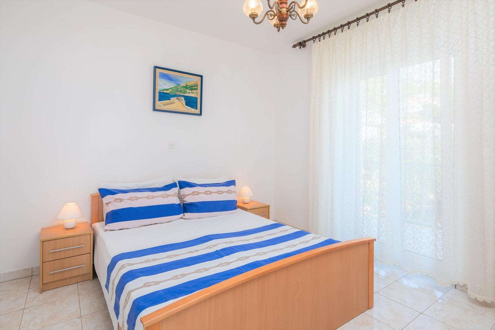 Fba Family Beach Apartments Omis Bagian luar foto