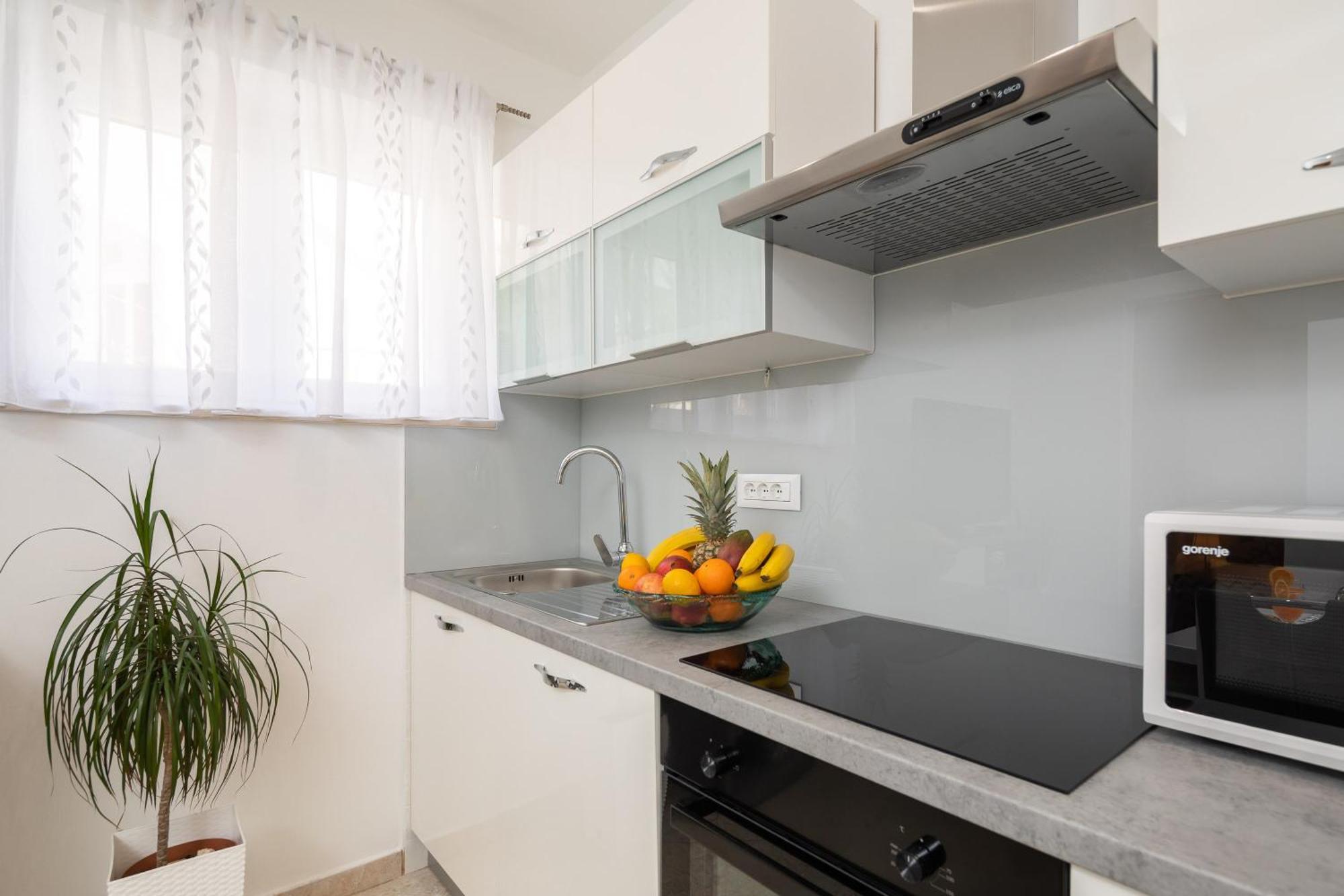 Fba Family Beach Apartments Omis Ruang foto