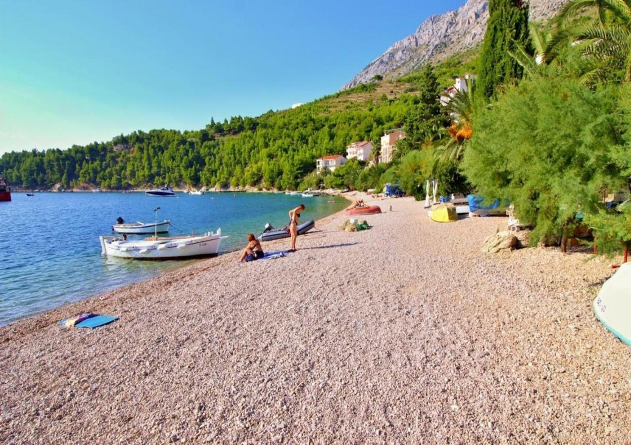 Fba Family Beach Apartments Omis Bagian luar foto