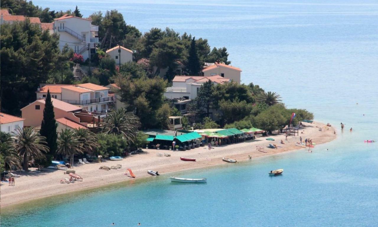 Fba Family Beach Apartments Omis Bagian luar foto